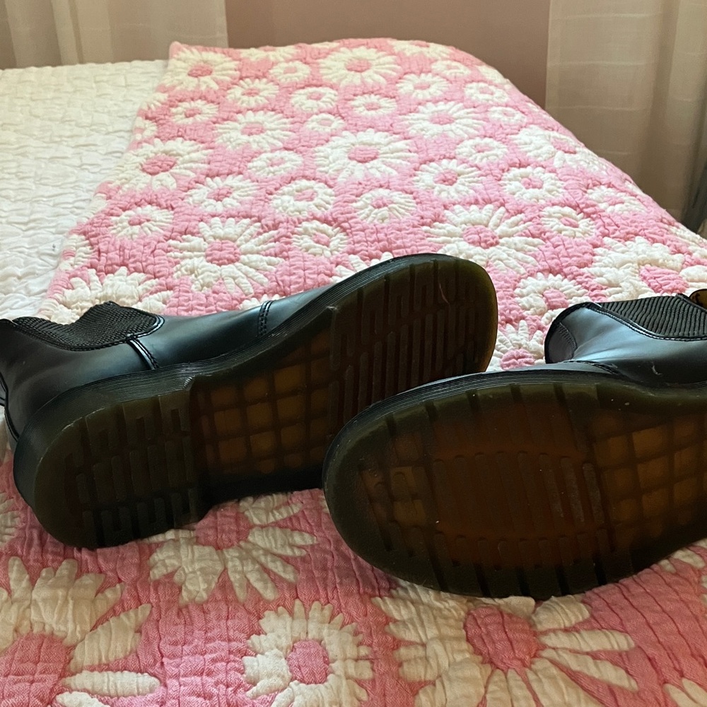 Dr. Martens Black Leather Men's Boots - Picture 5 of 9